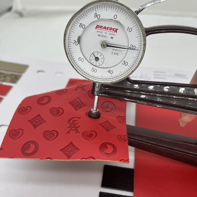 靴バッグパッケージテーブルマット用PUプレス合成皮革 合成フェイクレザー生地