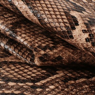 0.8mm厚PU合成皮革、幅137cm、バッグ、靴、家具用24色サンプル