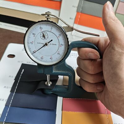 マットレザーフィルム 幅広いパッケージ 複数の産業用途のためのPVCPUおよび半PUタイプで利用可能な革製品